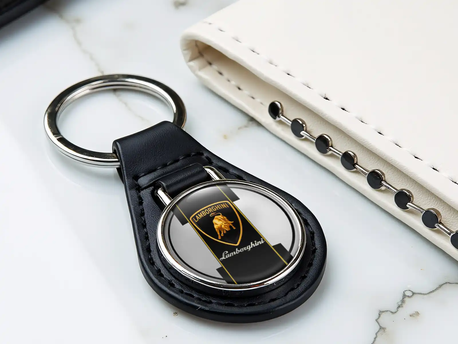 Lamborghini Schlüsselanhänger Robust Leder Kraft Design